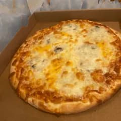 Pizza quattro formaggio